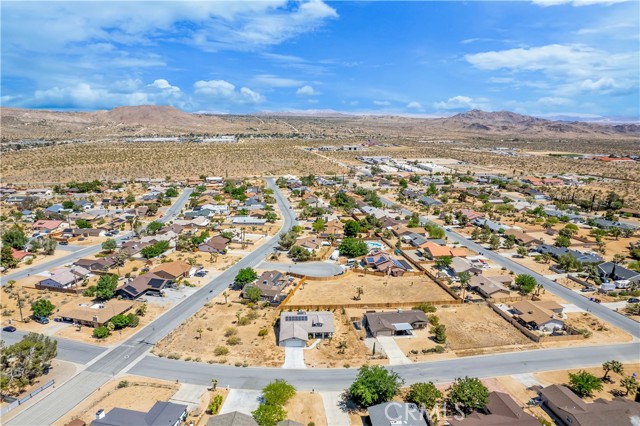 Detail Gallery Image 12 of 39 For 58844 Delano Trl, Yucca Valley,  CA 92284 - 4 Beds | 2 Baths