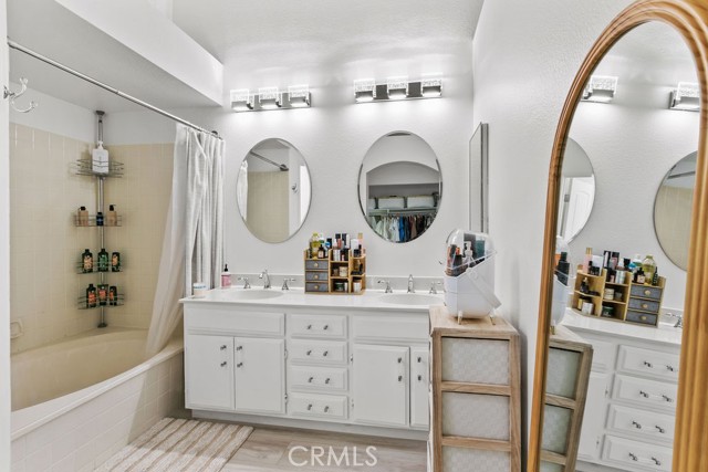 Primary Bathroom, Ensuite (up)