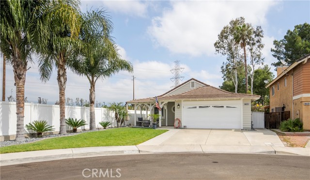 Detail Gallery Image 2 of 37 For 13500 Sutter Ct, Fontana,  CA 92336 - 3 Beds | 2 Baths