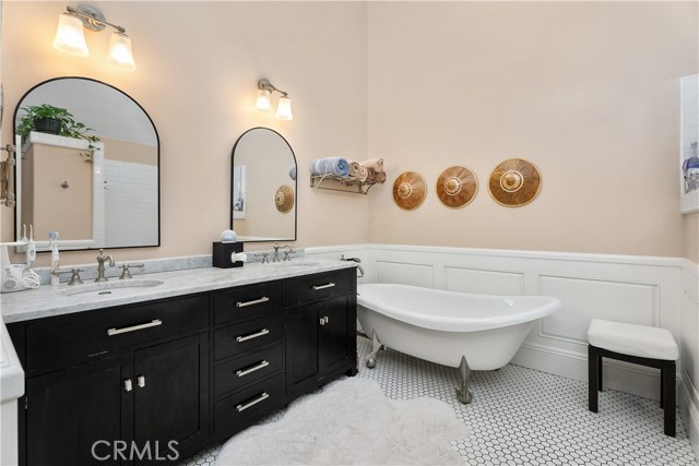 Detail Gallery Image 25 of 45 For 631 Brocton Ct #101,  Long Beach,  CA 90803 - 3 Beds | 2/1 Baths