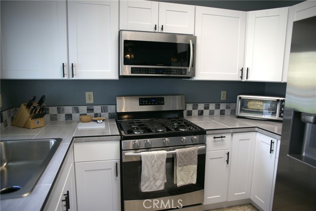 Detail Gallery Image 5 of 14 For 31838 via Barraza, Temecula,  CA 92592 - 3 Beds | 2 Baths