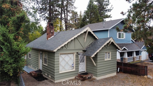 Detail Gallery Image 2 of 19 For 32961 Squirrel, Arrowbear,  CA 92382 - 2 Beds | 1 Baths