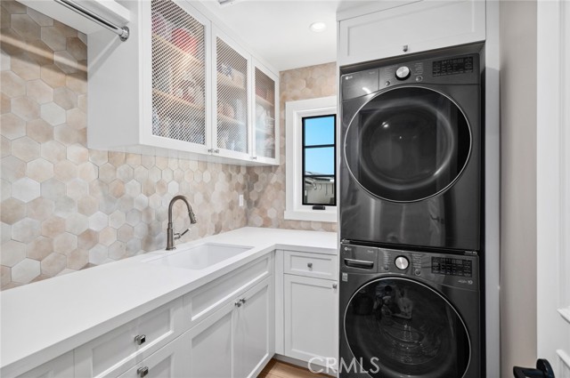 318 Coronado Street, Newport Beach CA: https://media.crmls.org/medias/3a8ac499-0aae-426e-83ba-e90edadb7cf0.jpg