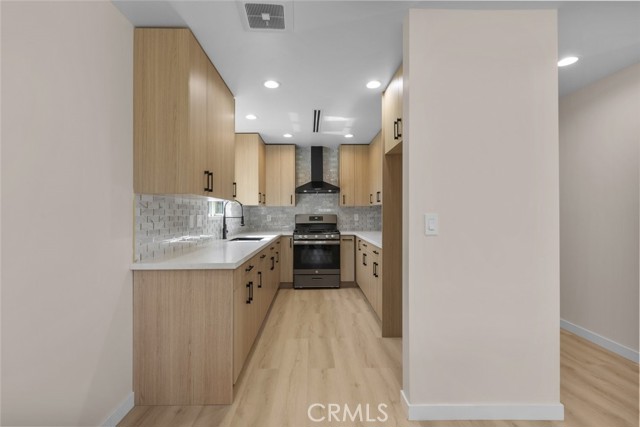 8049 Lullaby Lane, Panorama City CA: https://media.crmls.org/medias/3a8b7a43-21b0-46b5-aa1f-02a0910a2d84.jpg