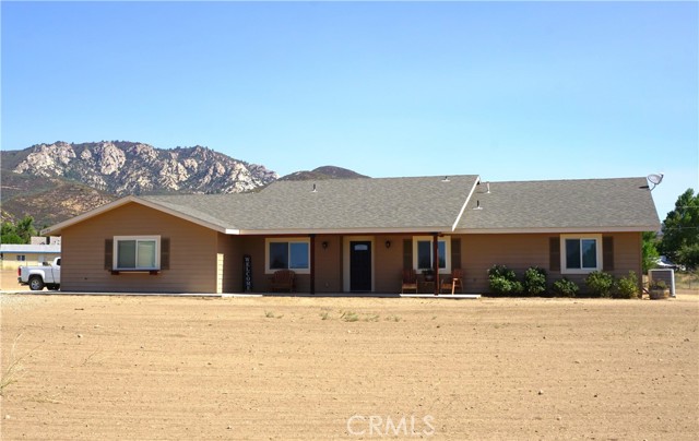 Detail Gallery Image 2 of 52 For 49726 Paiute Ct, Aguanga,  CA 92536 - 4 Beds | 2/1 Baths