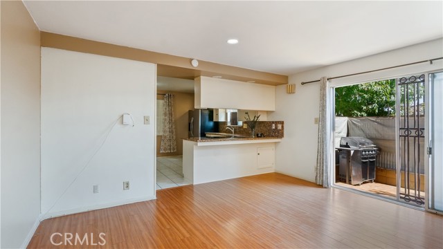 Detail Gallery Image 4 of 28 For 14903 S Normandie Ave #117,  Gardena,  CA 90247 - 2 Beds | 1/1 Baths