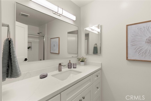 21292 Bulkhead Circle, Huntington Beach CA: https://media.crmls.org/medias/3a8cc782-c71a-4d77-a99c-d399e0ca765a.jpg