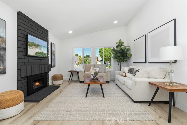 Detail Gallery Image 4 of 31 For 22322 Silent Brook, Lake Forest,  CA 92630 - 3 Beds | 2 Baths