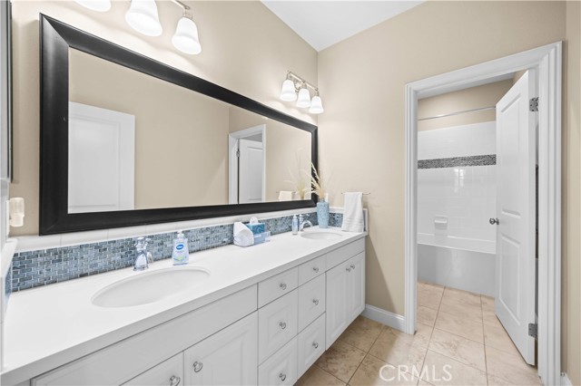 Detail Gallery Image 23 of 39 For 70 Twin Gables, Irvine,  CA 92620 - 4 Beds | 3 Baths