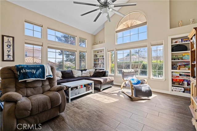 Detail Gallery Image 9 of 62 For 4661 Greencrest Way, Palmdale,  CA 93551 - 4 Beds | 4 Baths