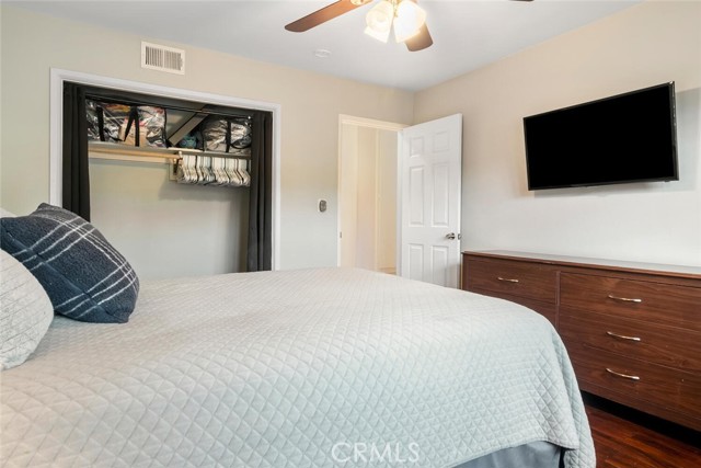 20451 Bermuda Street, Chatsworth CA: https://media.crmls.org/medias/3a8fc705-5171-4e11-88fc-ee4444984c0a.jpg