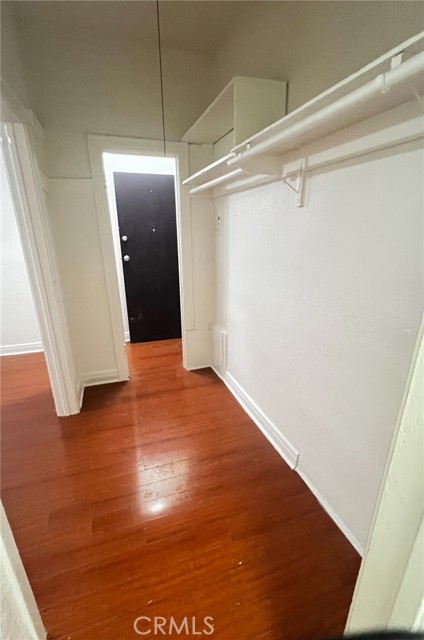 Detail Gallery Image 4 of 8 For 1421 S Valencia St, Los Angeles,  CA 90015 - 0 Beds | 1 Baths