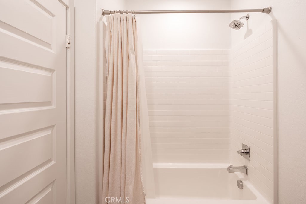 https://media.crmls.org/medias/3a902615-404b-4116-9284-4cbfe8c7c150.jpg?preset=X-Large