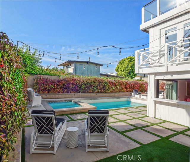 Detail Gallery Image 9 of 12 For 207 S Poinsettia Ave, Manhattan Beach,  CA 90266 - 4 Beds | 5 Baths