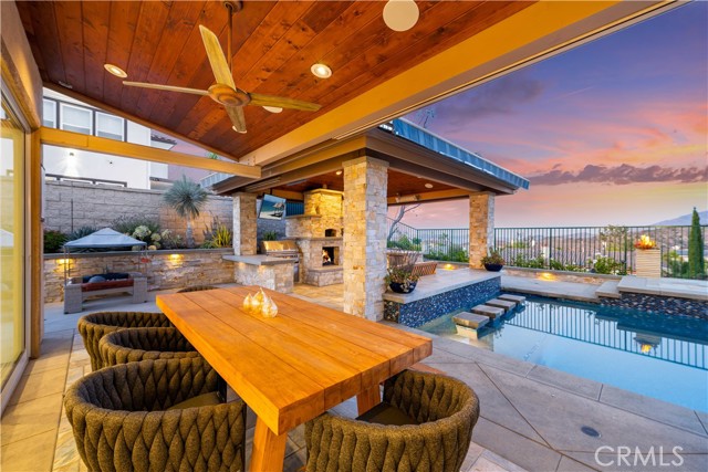 1040 S Summer Breeze Lane, Anaheim CA: https://media.crmls.org/medias/3a905864-593d-4d10-848f-9194658ea62f.jpg
