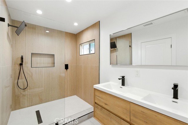 Detail Gallery Image 24 of 31 For 1849 W 66th St, Los Angeles,  CA 90047 - 3 Beds | 2 Baths