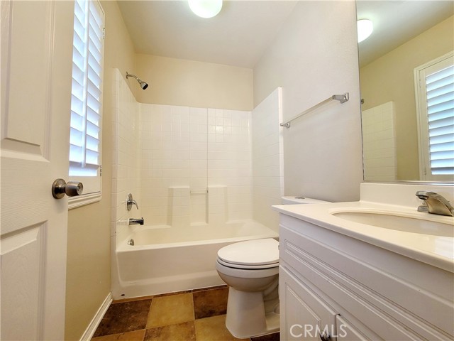 Detail Gallery Image 2 of 23 For 11223 Evergreen Loop, Corona,  CA 92883 - 4 Beds | 3/1 Baths