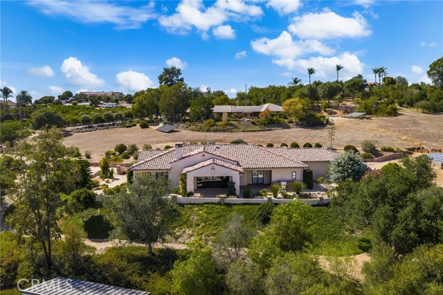 3012 Ridge Creek Drive, Fallbrook CA: https://media.crmls.org/medias/3a9259bb-1f4d-4209-81c1-72ec2db8ad53.jpg