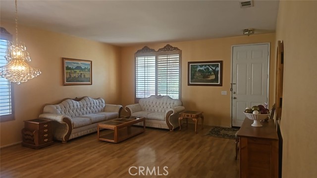 Detail Gallery Image 10 of 22 For 4132 Crooked Stick, Corona,  CA 92883 - 4 Beds | 2 Baths