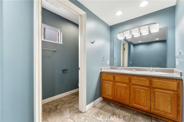 Detail Gallery Image 13 of 27 For 945 N Charter Dr, Covina,  CA 91724 - 3 Beds | 2 Baths