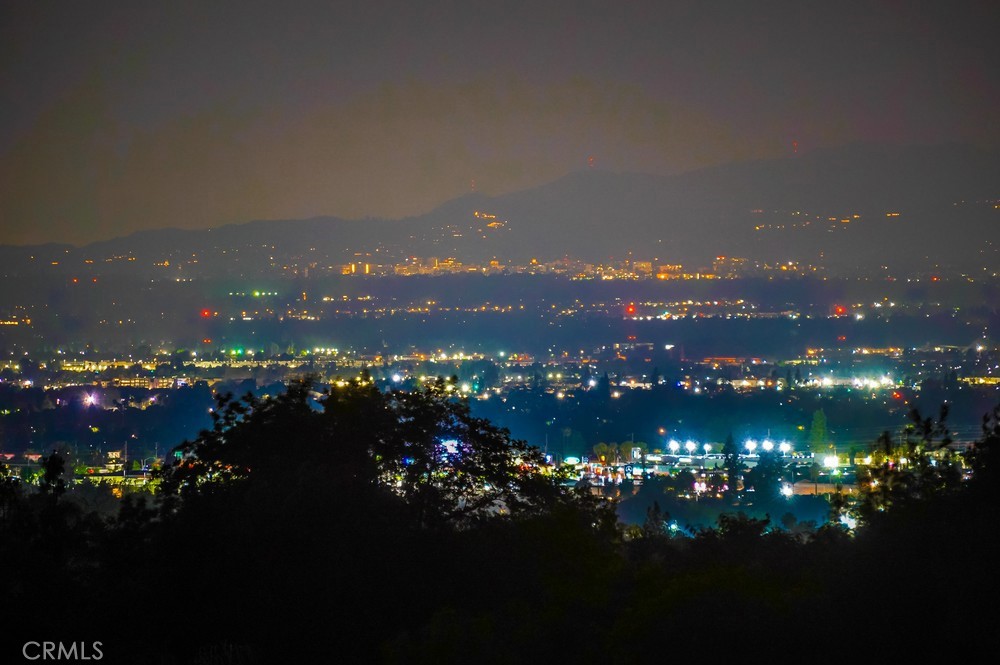 https://media.crmls.org/medias/3a939cb8-3f24-4300-aee7-20d9a4b5bce9.jpg?preset=X-Large