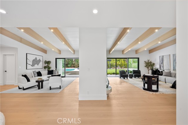 18839 La Amistad Place, Tarzana CA: https://media.crmls.org/medias/3a93a574-0391-4b5c-acaa-065364d7aa05.jpg