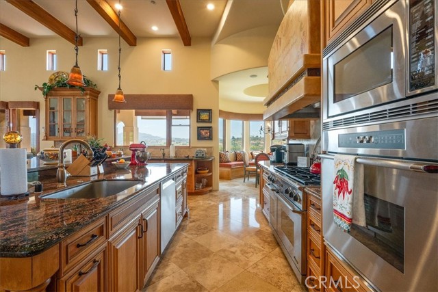1917 Santa Margarita Drive, Fallbrook CA: https://media.crmls.org/medias/3a941e74-a8b7-43ec-bcf6-d5cdd75caf2d.jpg