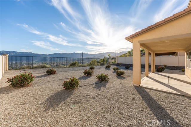 Detail Gallery Image 39 of 46 For 4011 Elderberry, Lake Elsinore,  CA 92530 - 4 Beds | 2/1 Baths
