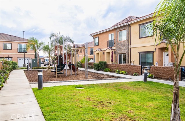 Detail Gallery Image 23 of 32 For 16425 Arrow #1214,  Fontana,  CA 92335 - 3 Beds | 2/1 Baths