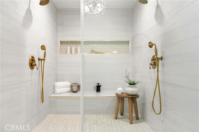 229 S Kingsley Drive, Los Angeles CA: https://media.crmls.org/medias/3a96fda0-87bc-46b4-8a31-6b2bf2381b4b.jpg
