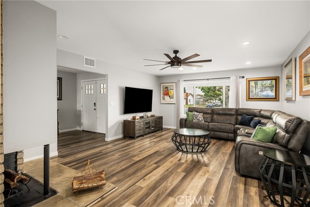 1624 Kingston Road, Placentia CA: https://media.crmls.org/medias/3a9a37bf-4bef-4a15-9fda-2feebab8f7e4.jpg