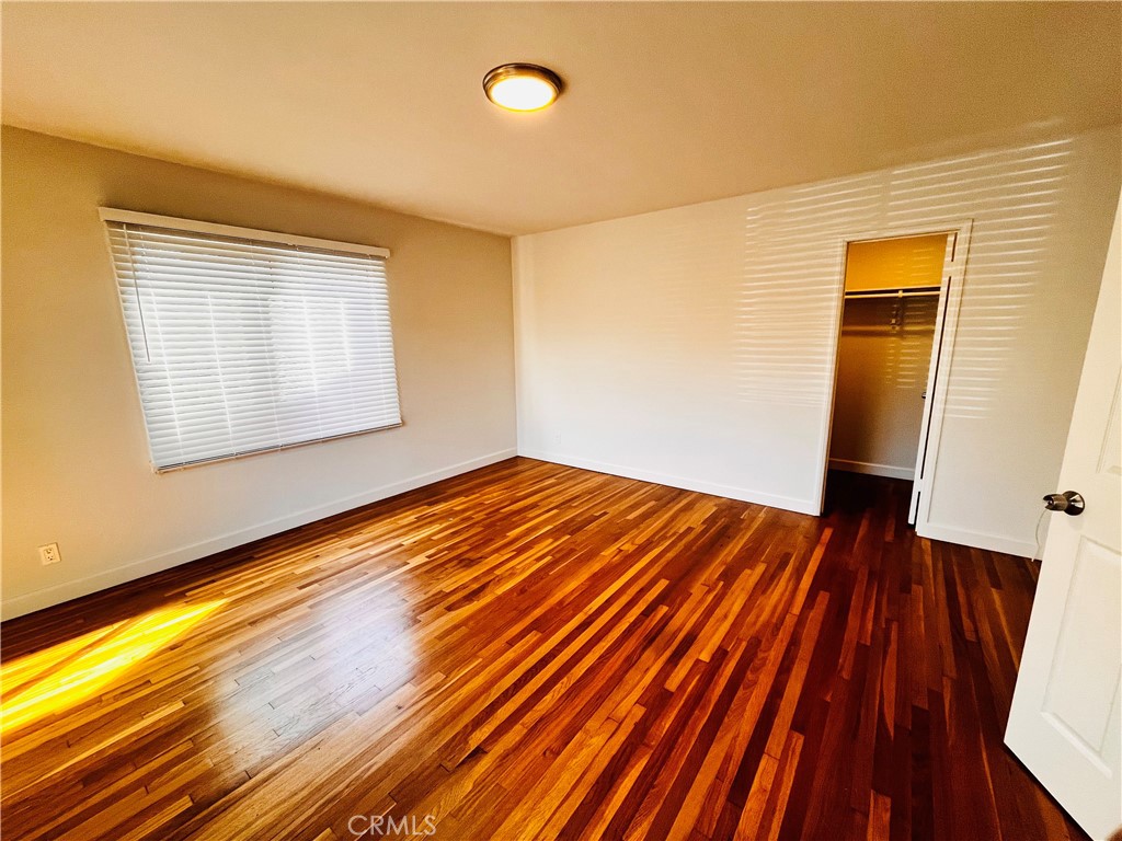 https://media.crmls.org/medias/3a9a4084-40fb-461f-a29f-c8bb3084b50a.jpg?preset=X-Large