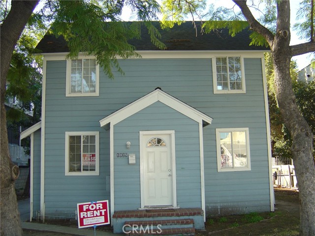 1025 Gladys Avenue, Long Beach, California 90804, 3 Bedrooms Bedrooms, ,1 BathroomBathrooms,Residential Lease,For Rent,1025 Gladys Avenue,CRPW24234909