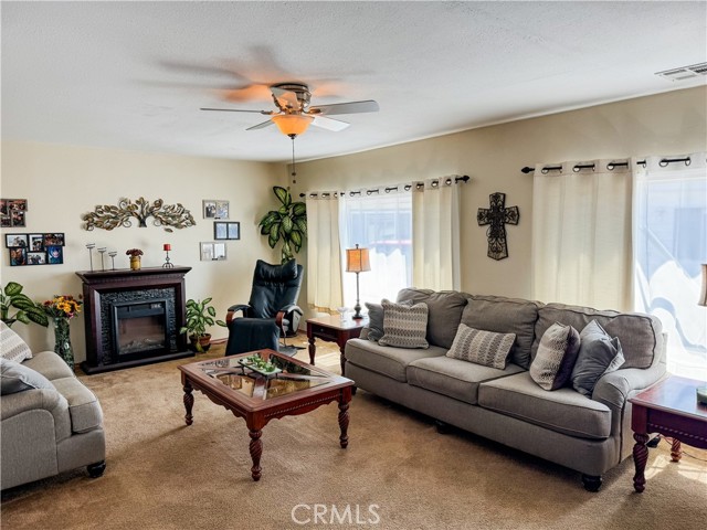Detail Gallery Image 2 of 14 For 21210 Arrow Hwy #137,  Covina,  CA 91724 - 3 Beds | 2 Baths