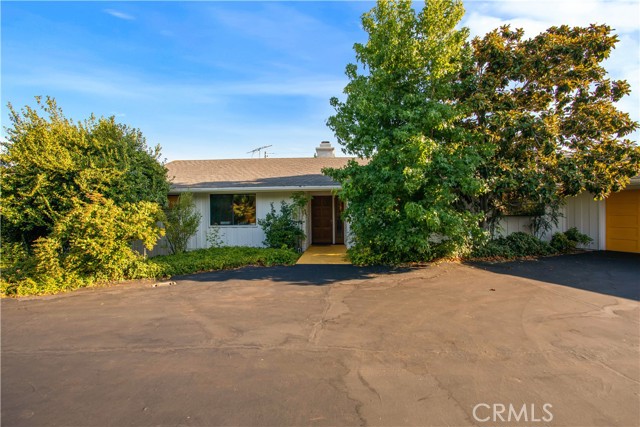 711 Tumble Creek Lane, Fallbrook CA: https://media.crmls.org/medias/3a9c3f46-b65d-4b09-8ed2-23ebbe0ce156.jpg