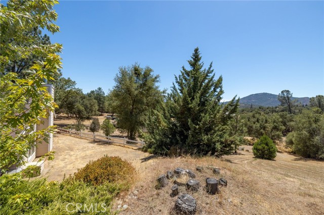 45544 Pine River Road, Ahwahnee CA: https://media.crmls.org/medias/3a9c5871-4921-4873-b230-9d23e9b9767d.jpg