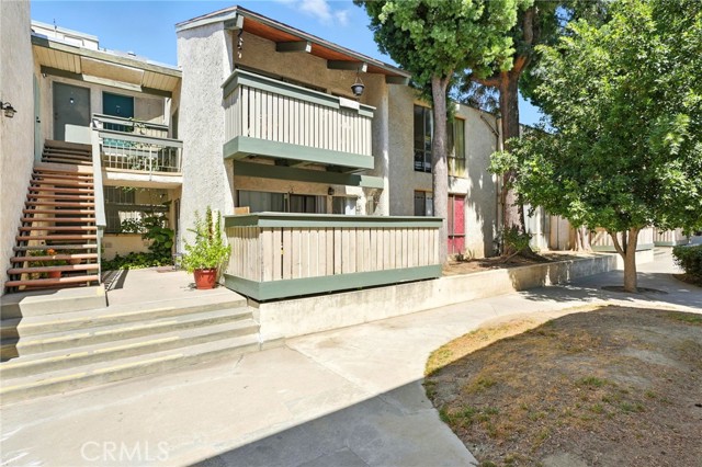 8601 International Avenue, Canoga Park CA: https://media.crmls.org/medias/3a9c6a82-a9b2-45b2-a2f9-d273a61481df.jpg