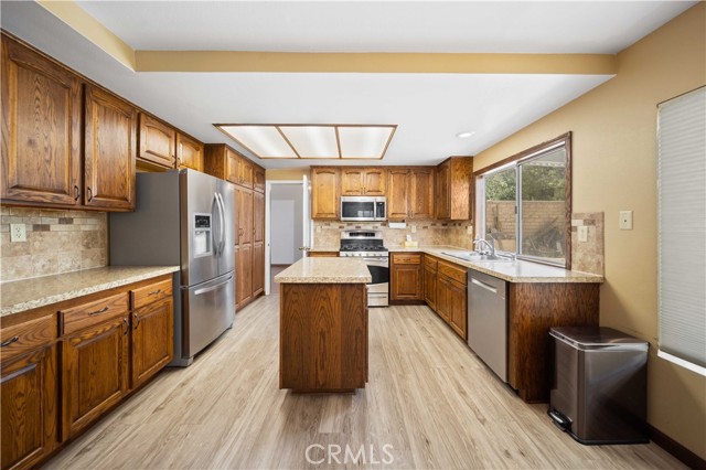 39829 Gorham Lane, Palmdale CA: https://media.crmls.org/medias/3a9e72a0-7816-450a-a2ec-299b2a7d50c9.jpg