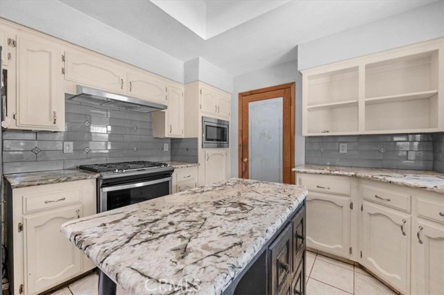 6710 Golden State Boulevard, Madera CA: https://media.crmls.org/medias/3a9f03a4-c009-4551-8cc1-1ca348d8b224.jpg