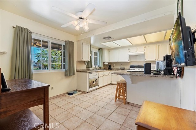 5485 SULPHUR Drive, Jurupa Valley CA: https://media.crmls.org/medias/3a9f528e-4386-487f-9c7e-c944fc21334c.jpg