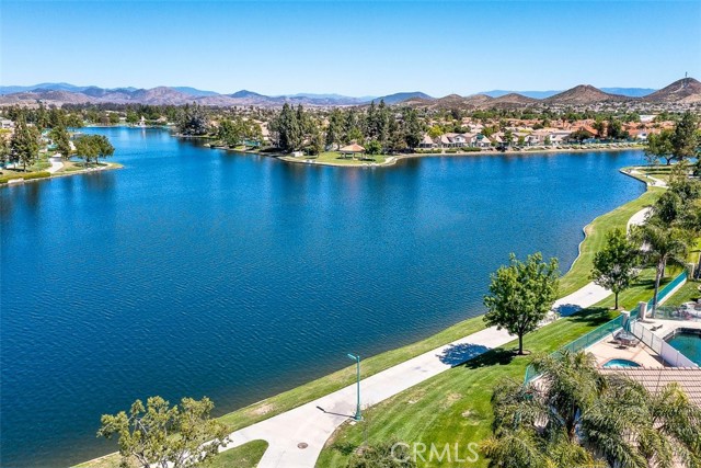 28705 Bridge Water Lane, Menifee CA: https://media.crmls.org/medias/3aa1c5f7-f003-4b0c-a0b6-12891f5de688.jpg