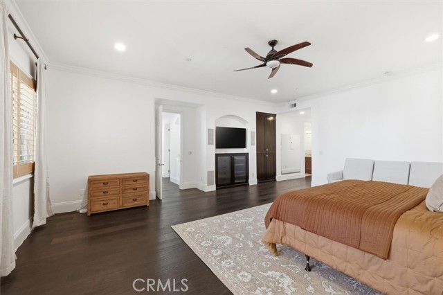 Detail Gallery Image 11 of 30 For 143 N Arnaz Dr #105,  Beverly Hills,  CA 90211 - 3 Beds | 2/1 Baths