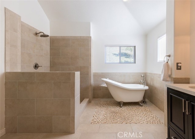 Detail Gallery Image 22 of 27 For 26 Glen Echo, Rancho Santa Margarita,  CA 92679 - 4 Beds | 3/1 Baths