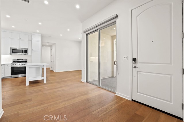 Detail Gallery Image 3 of 31 For 753 Spring Gdn, Irvine,  CA 92618 - 2 Beds | 2 Baths