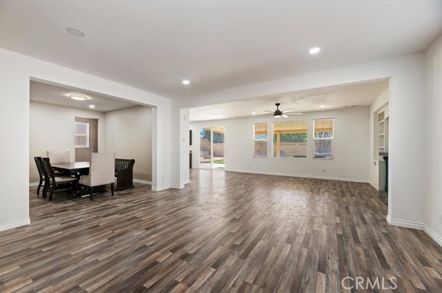 Detail Gallery Image 6 of 35 For 34073 Corktree, Lake Elsinore,  CA 92532 - 4 Beds | 2/1 Baths