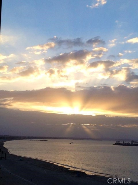 850 E Ocean Boulevard, Long Beach CA: https://media.crmls.org/medias/3aa4caac-c814-44b8-a379-68995621ac4a.jpg