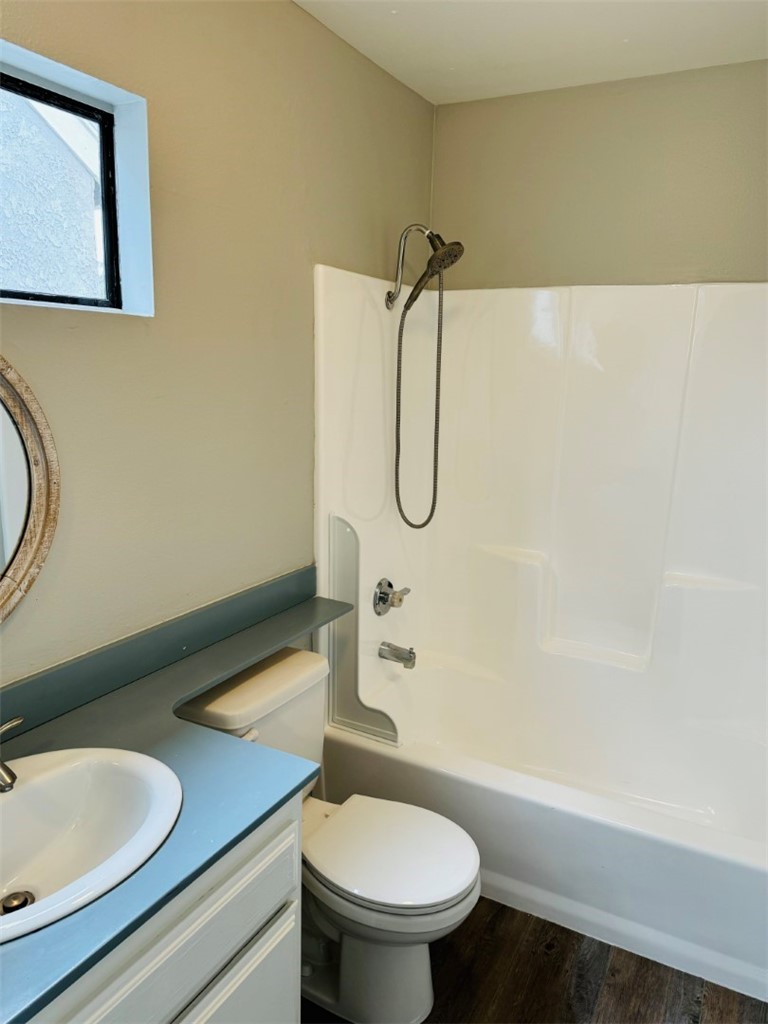 Detail Gallery Image 19 of 26 For 1304 Alabama St, Huntington Beach,  CA 92648 - 3 Beds | 2/1 Baths