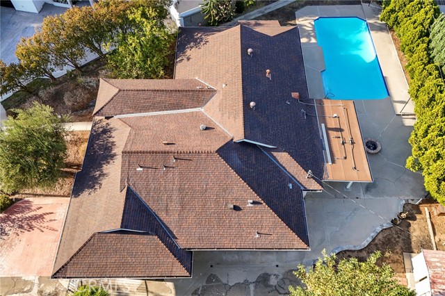 10000 Amestoy Avenue photo 28
