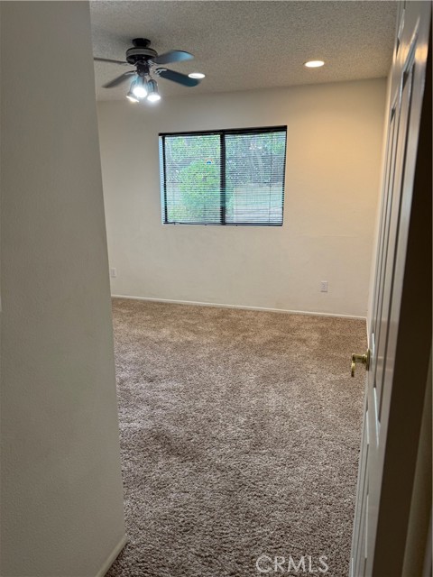 Detail Gallery Image 14 of 29 For 9201 Paso Robles, Northridge,  CA 91325 - 4 Beds | 4 Baths