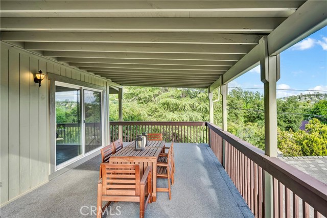 Detail Gallery Image 11 of 52 For 18528 North Shore Dr, Hidden Valley Lake,  CA 95467 - 3 Beds | 3 Baths